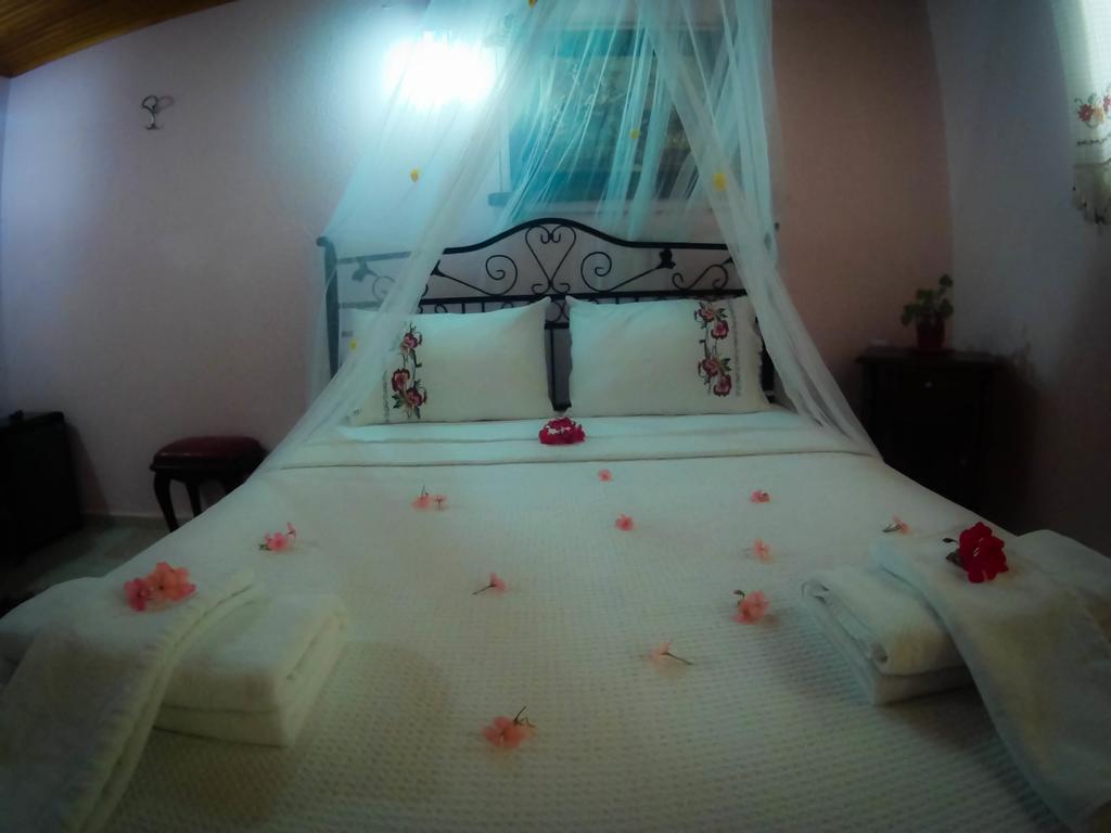 Antik Motel Алачати Екстер'єр фото