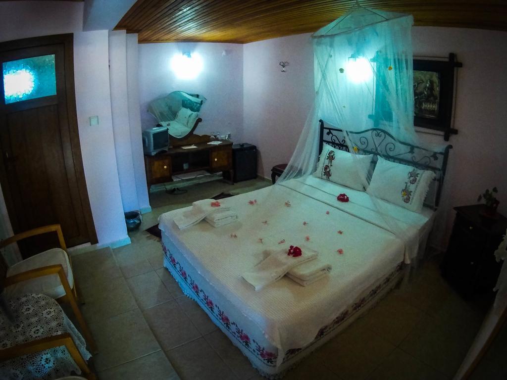 Antik Motel Алачати Екстер'єр фото